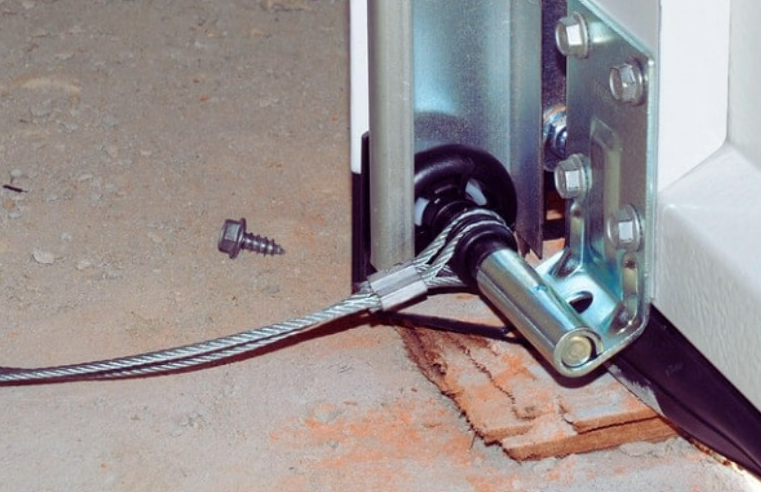 Garage door cable repair service in Parkland, FL - Expert technicians ensuring safe and efficient maintenance for your home's garage doors.